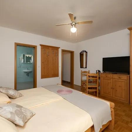 Rooms & Apartments Pr Matjon 3* Bled
