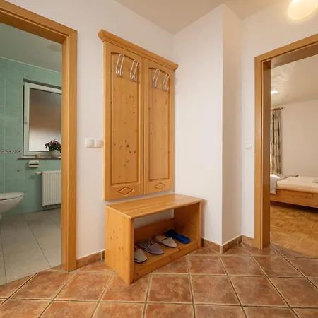 Rooms & Apartments Pr Matjon Gostinjska kuća