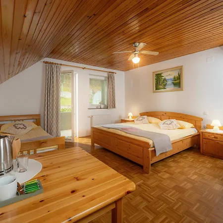 Rooms & Apartments Pr Matjon Gostinjska kuća