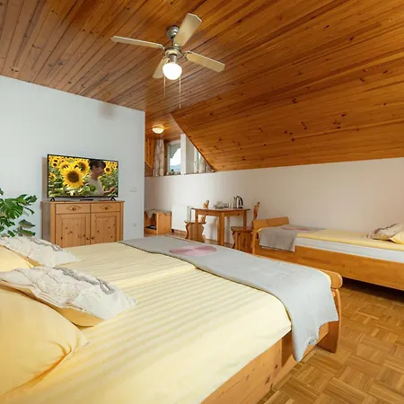 Rooms & Apartments Pr Matjon Gostinjska kuća