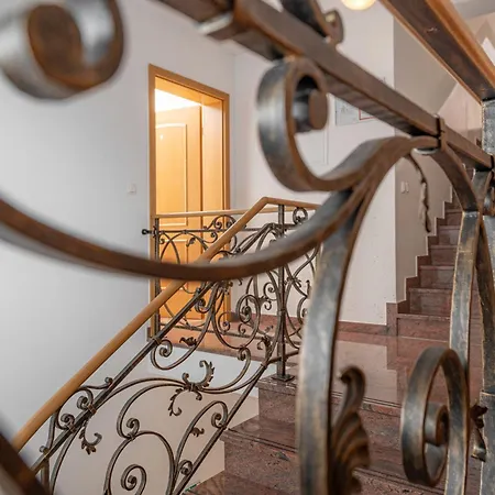 Rooms & Apartments Pr Matjon