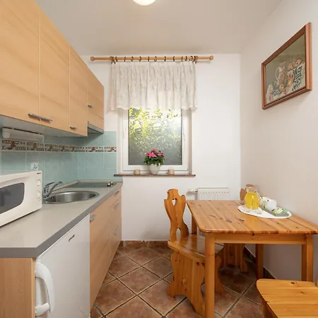 Rooms & Apartments Pr Matjon Guest house