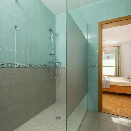 Rooms & Apartments Pr Matjon 3*