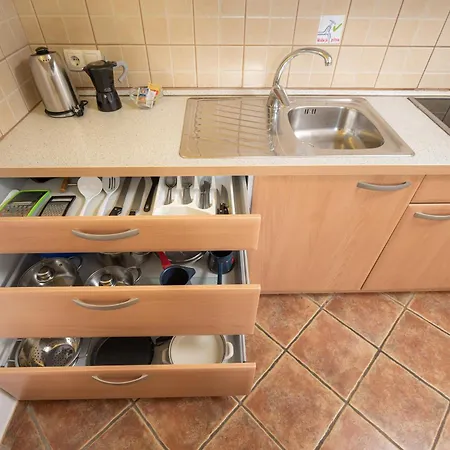 Rooms & Apartments Pr Matjon Gostinjska kuća 3*