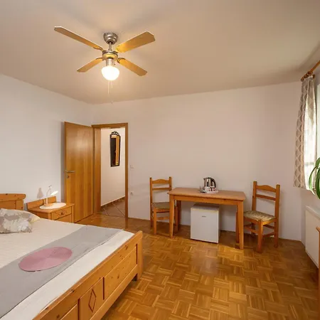 Guest house Rooms & Apartments Pr Matjon