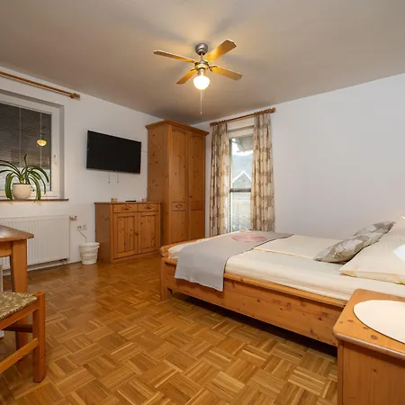 Rooms & Apartments Pr Matjon 3* Bled
